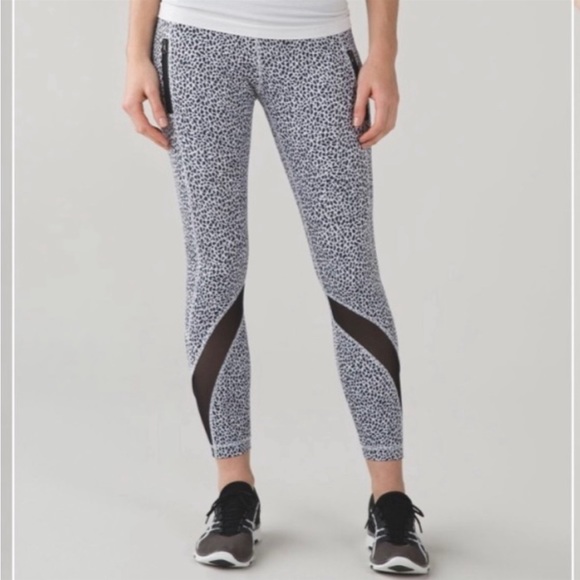 lululemon athletica Pants - LULULEMON Run Inspire Mesh Black & White Leggings Size 6 EUC